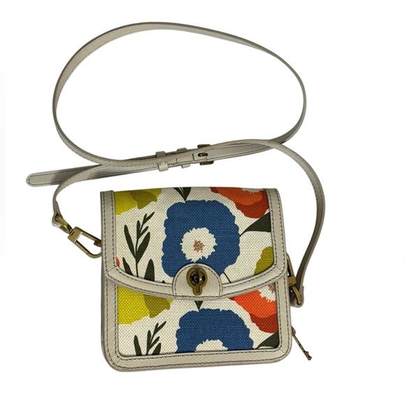 Fossil Ainsley Small Twist Lock Crossbody Bag in Light Floral - Picture 2 of 7